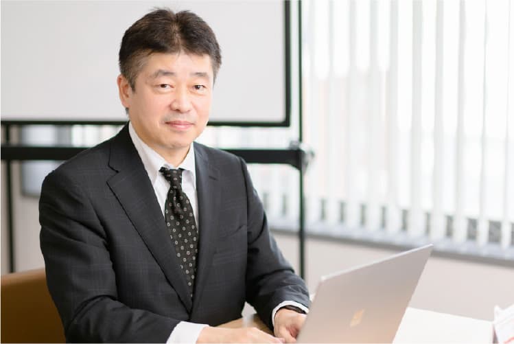 眞山 典也